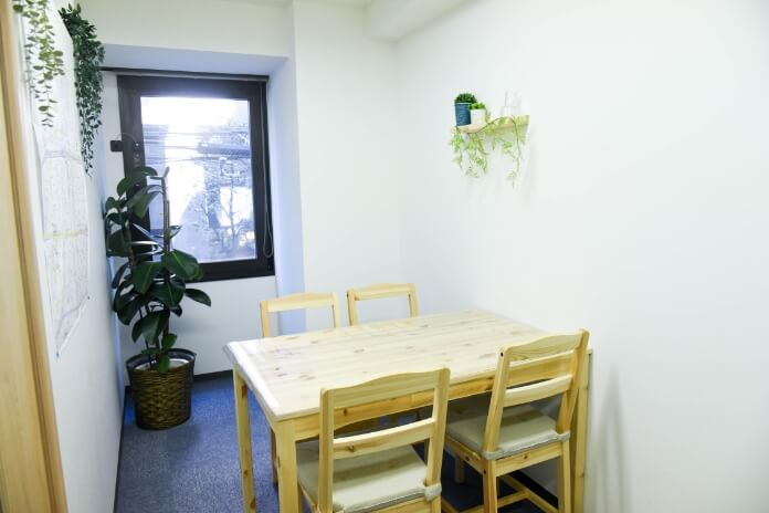 施設内